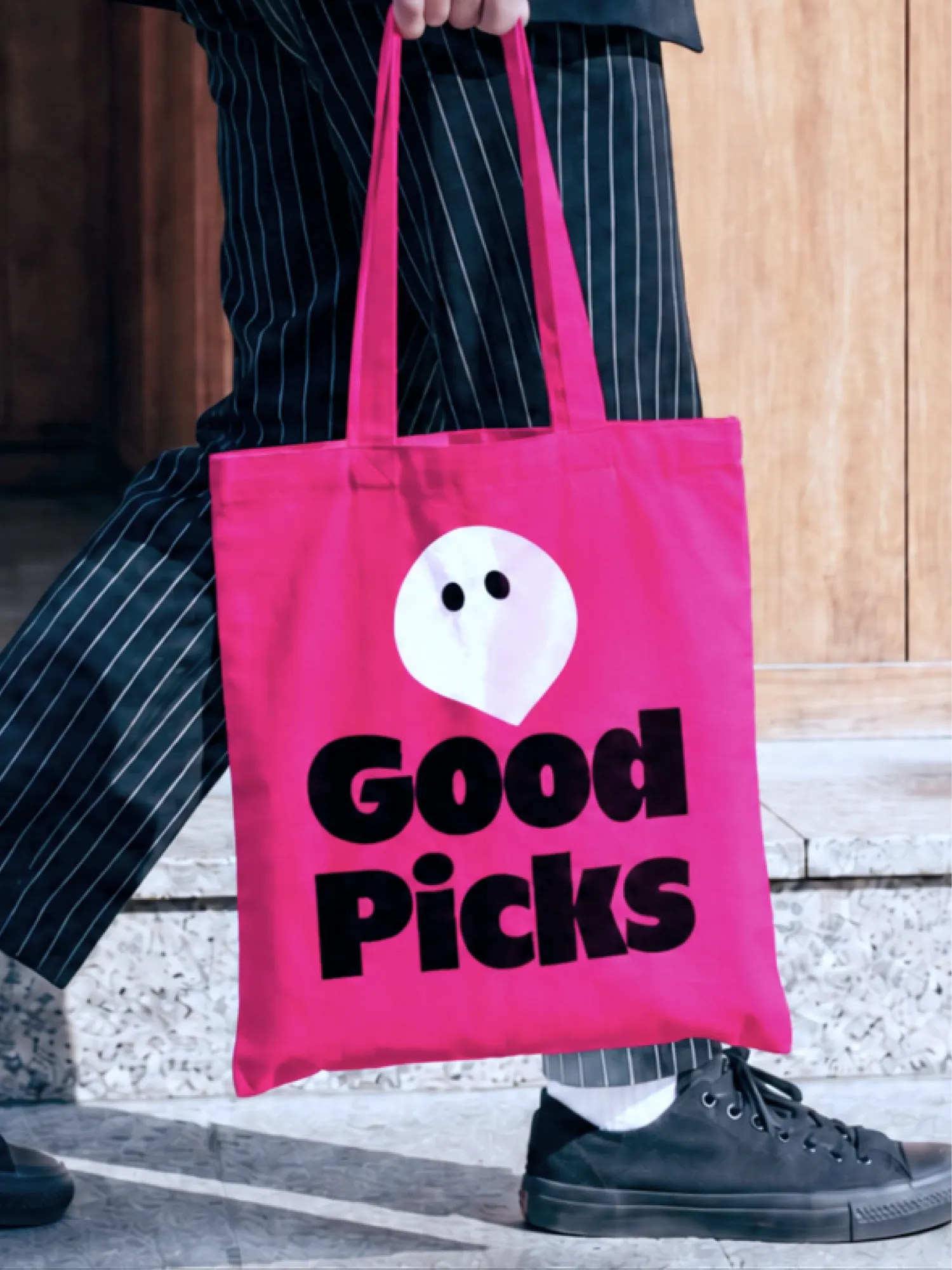Hot-pink Gaidly tote reading Good Picks.